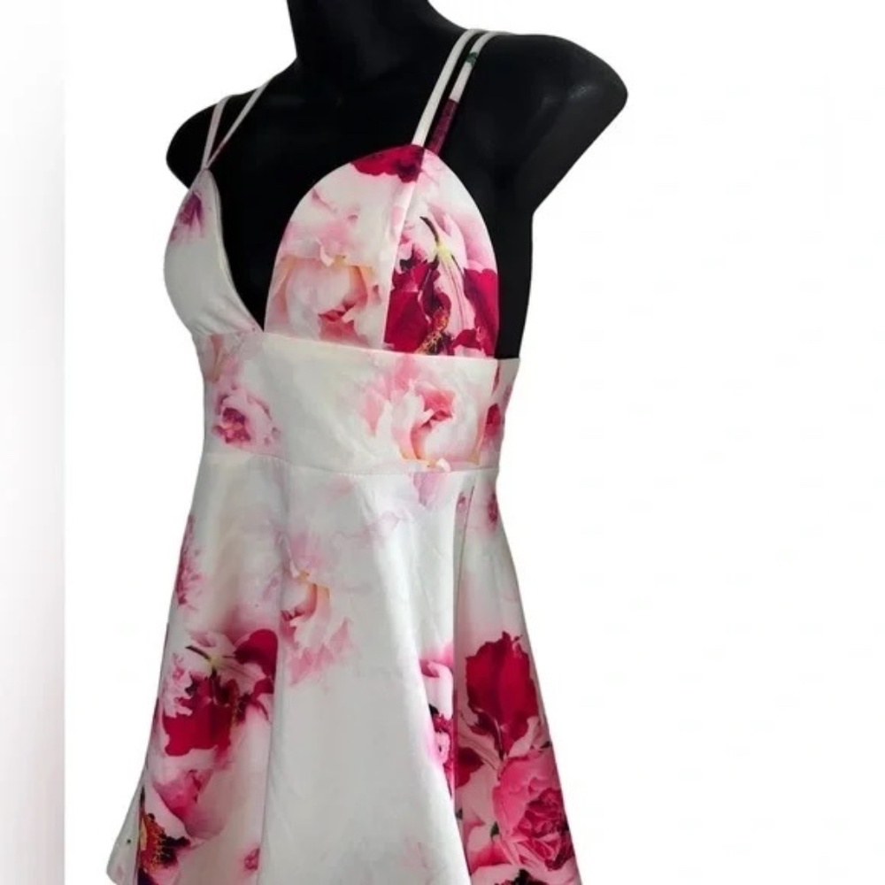 L’ATISTE by Amy Mini Floral Dress - Picture 7 of 7